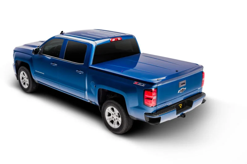 UnderCover 19-20 Ram 1500 6.4ft Lux Bed Cover – Billet Silver