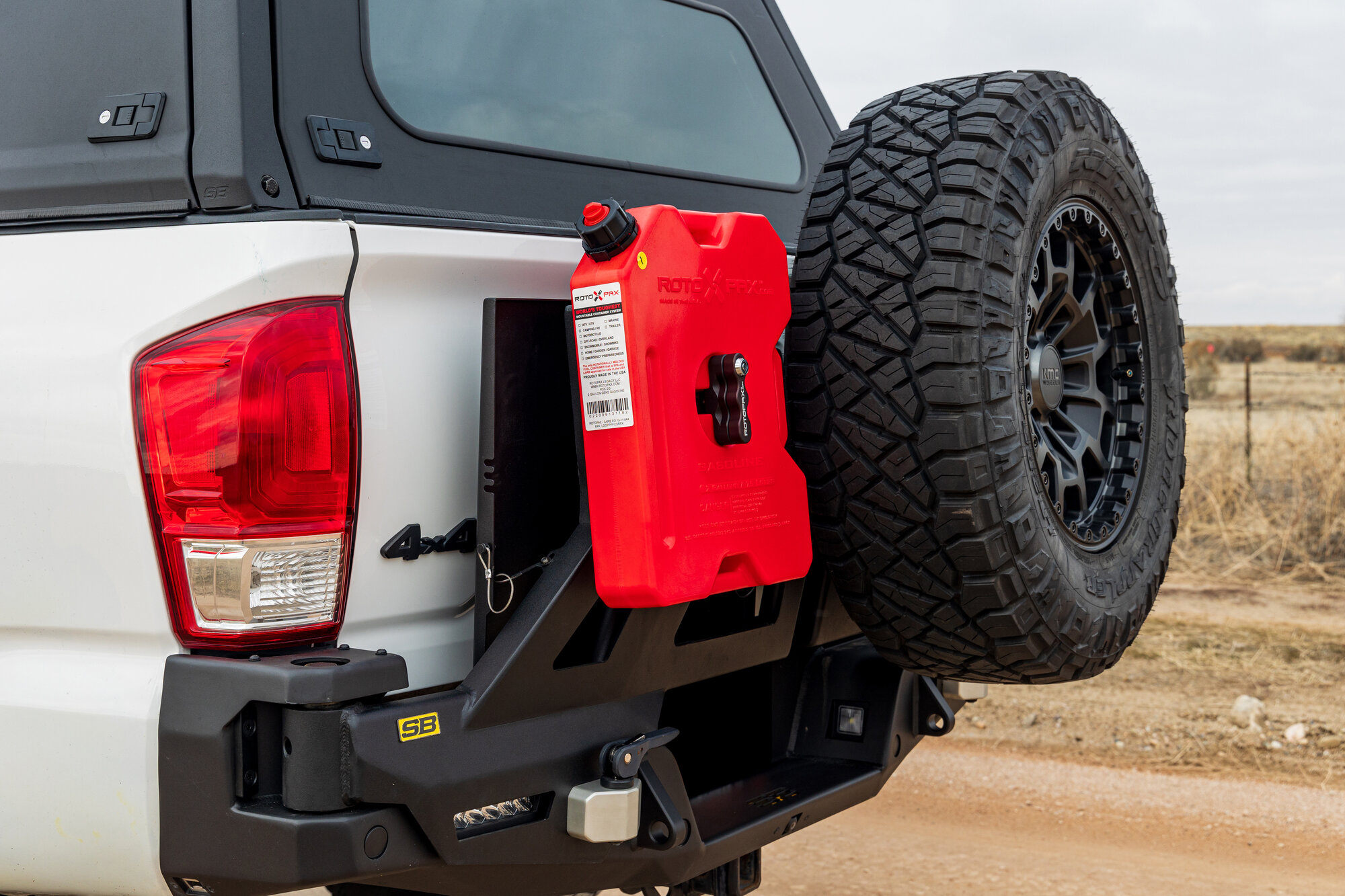 Smittybilt Rear Swing Gatefor 16-23 Toyota Tacoma