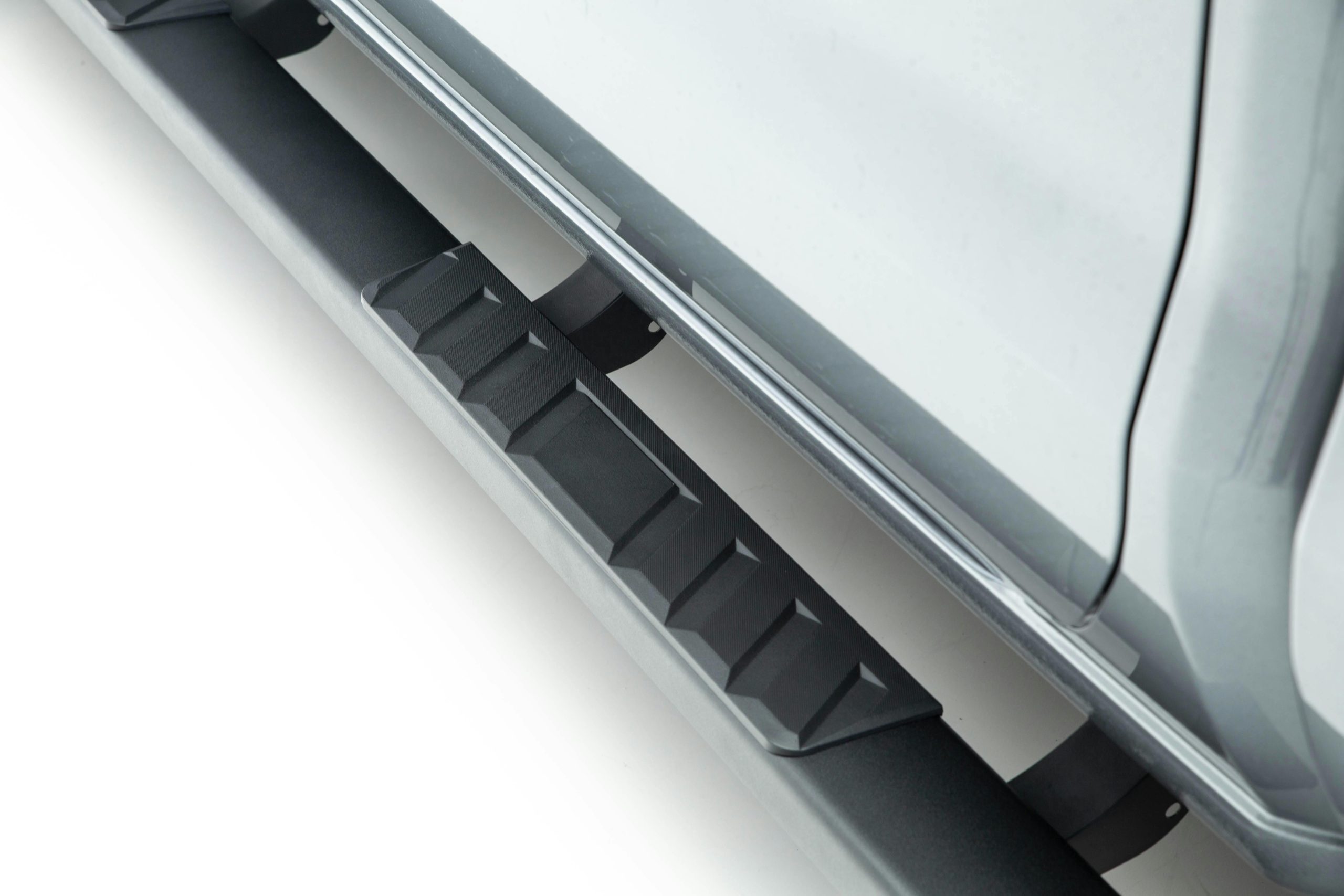Iconic Accessories 122-5553 4 QuadraStep Black Powder Coat