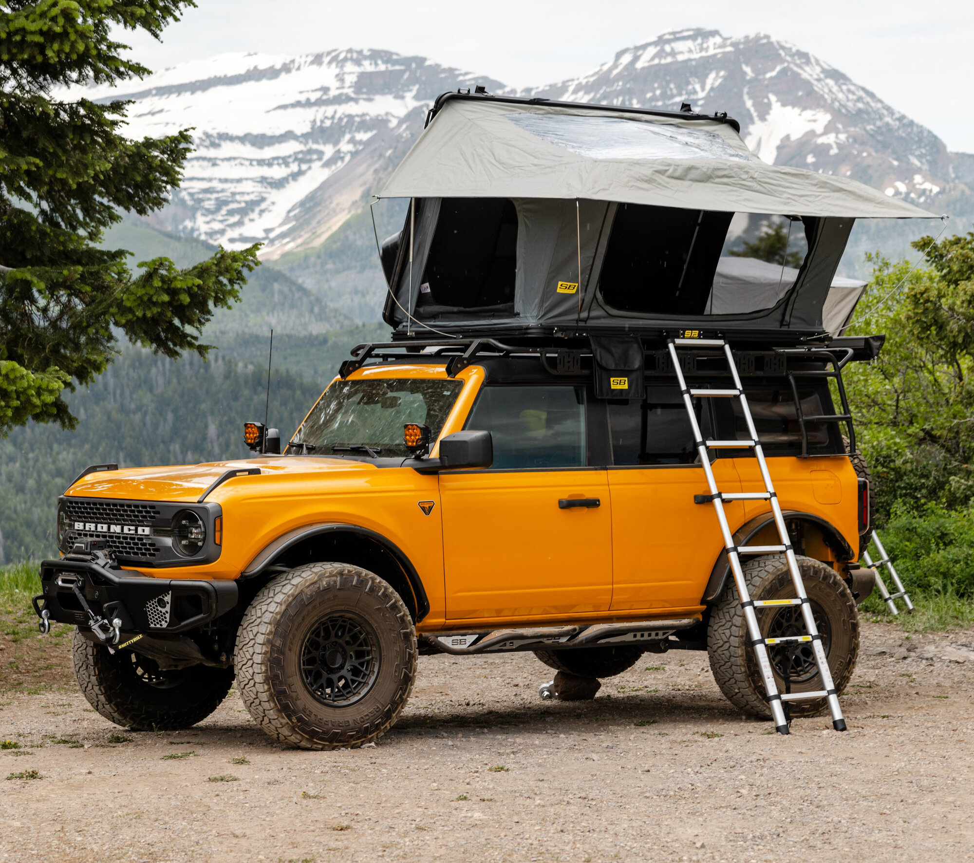 Smittybilt SB2985 Aluminum Side Opening Roof Top Tent