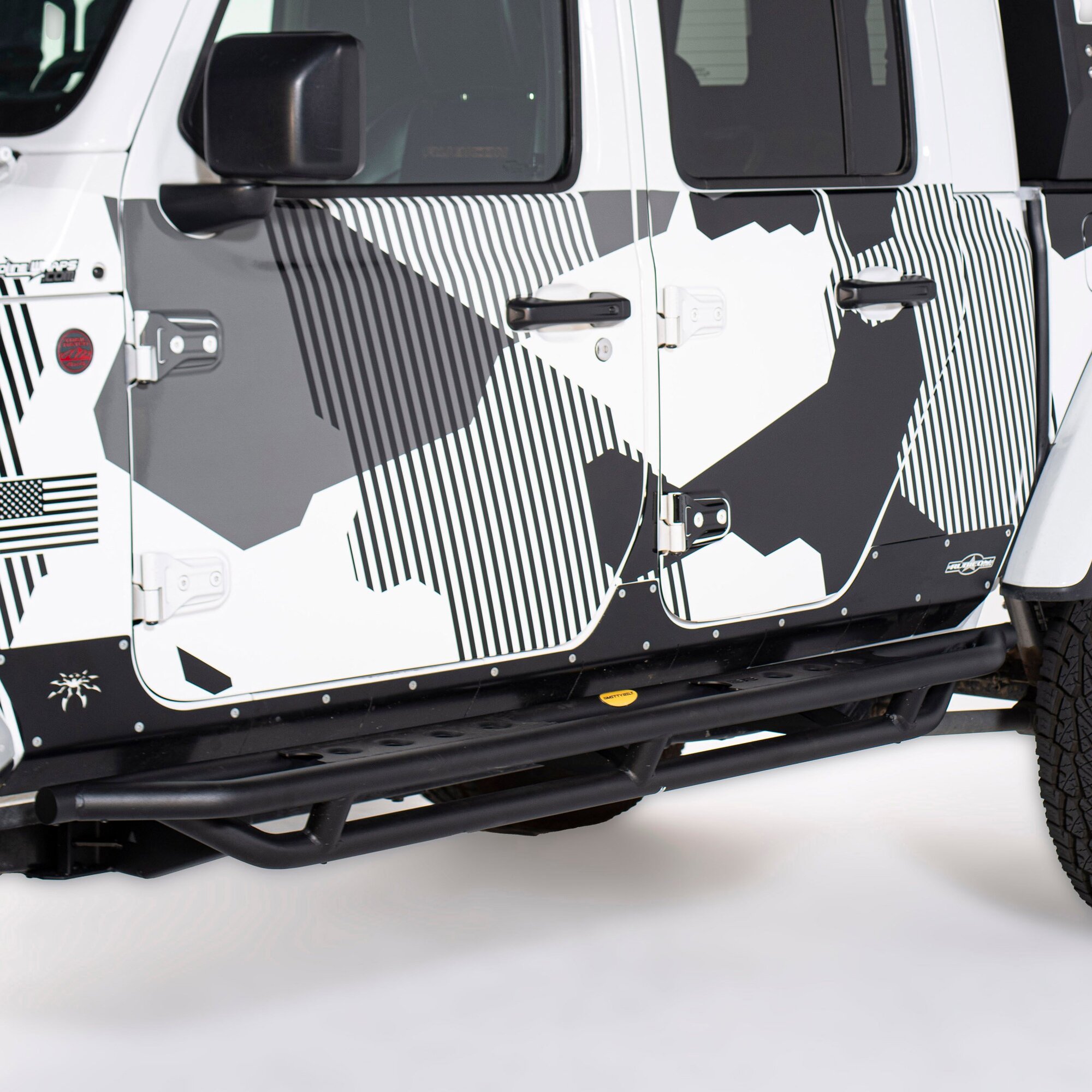 Smittybilt SB79634 SRC Side Armor with Step for 20-26 Jeep Gladiator JT